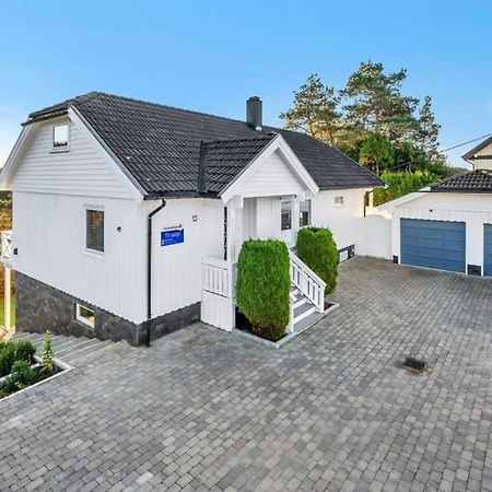 Romslig Og Fin Leilighet 17 Min Til Kristiansand Centrum Nodeland Esterno foto
